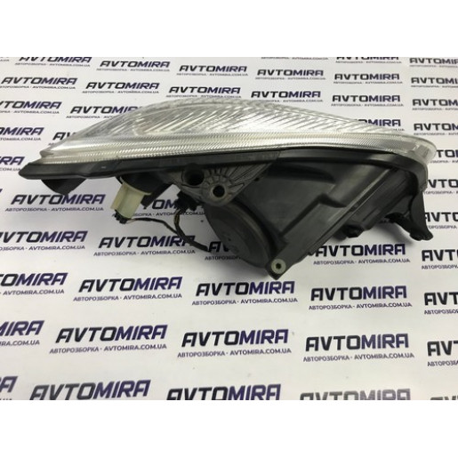 Фара передняя левая Skoda Fabia 2007-2010 5J2941015
